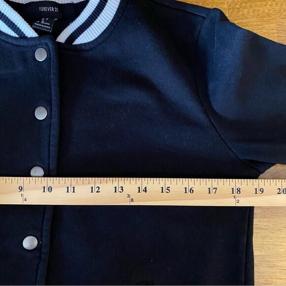 Forever 21 Varsity Sweatshirt Bomber Jacket Womens Medium Striped Cuffs - Picture 8 of 9
